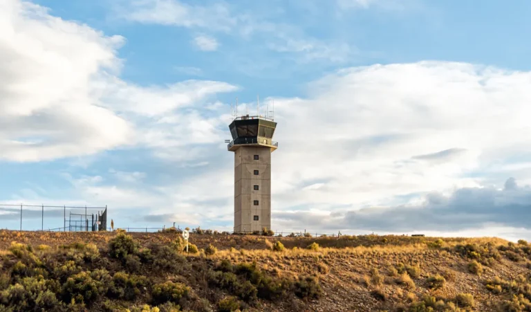 In 1948, California built a town for 4 000 iron miners. Today, it is one of America's largest ghost towns, with houses and a hospital still standing
